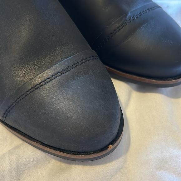 TOMS size 7.5 black leather Reese Bootie - Picture 5 of 8